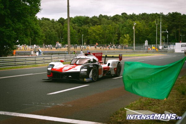 Les 24 Heures du Mans – Les différents drapeaux