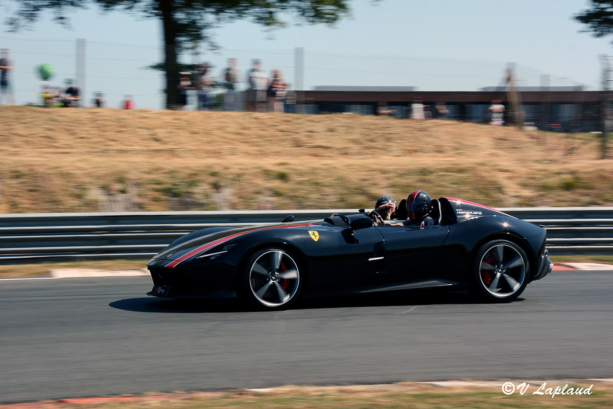 Ferrari Monza SP2 Sport et Collection 2023 au Vigeant.