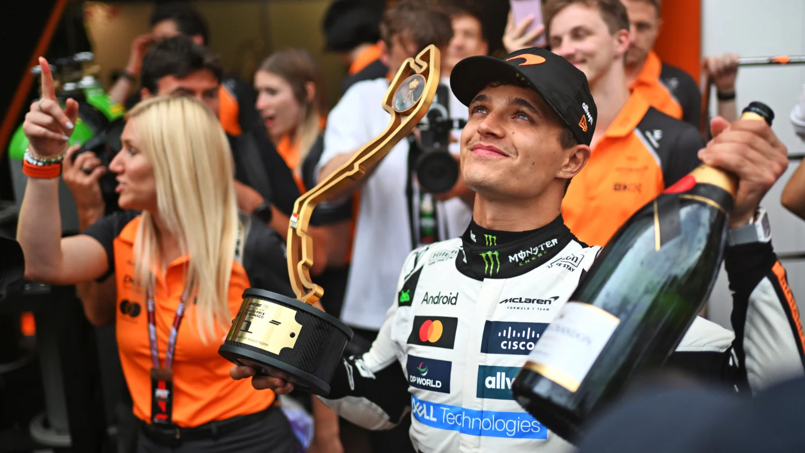 Race winner Lando Norris (GBR) McLaren celebrates with the team. 25.05.2025. Formula 1 World Championship, Rd 8, Monaco Grand Prix, Monte Carlo, Monaco, Race Day