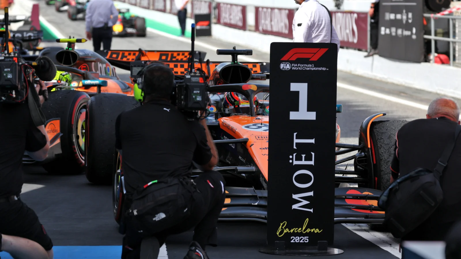 Race winner Oscar Piastri (AUS) McLaren MCL39 in parc ferme. 01.06.2025. Formula 1 World Championship, Rd 9, Spanish Grand Prix, Barcelona, Spain, Race Day