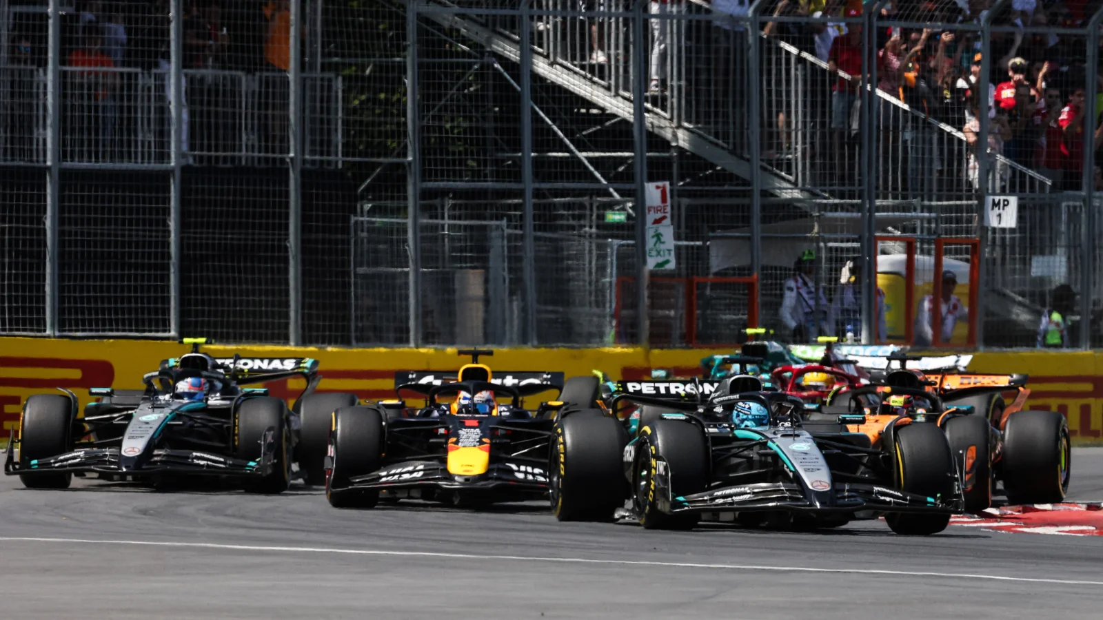 Start of the race, George Russell (GBR), Mercedes AMG F1 15.06.2025. Formula 1 World Championship, Rd 10, Canadian Grand Prix, Montreal, Canada, Race Day