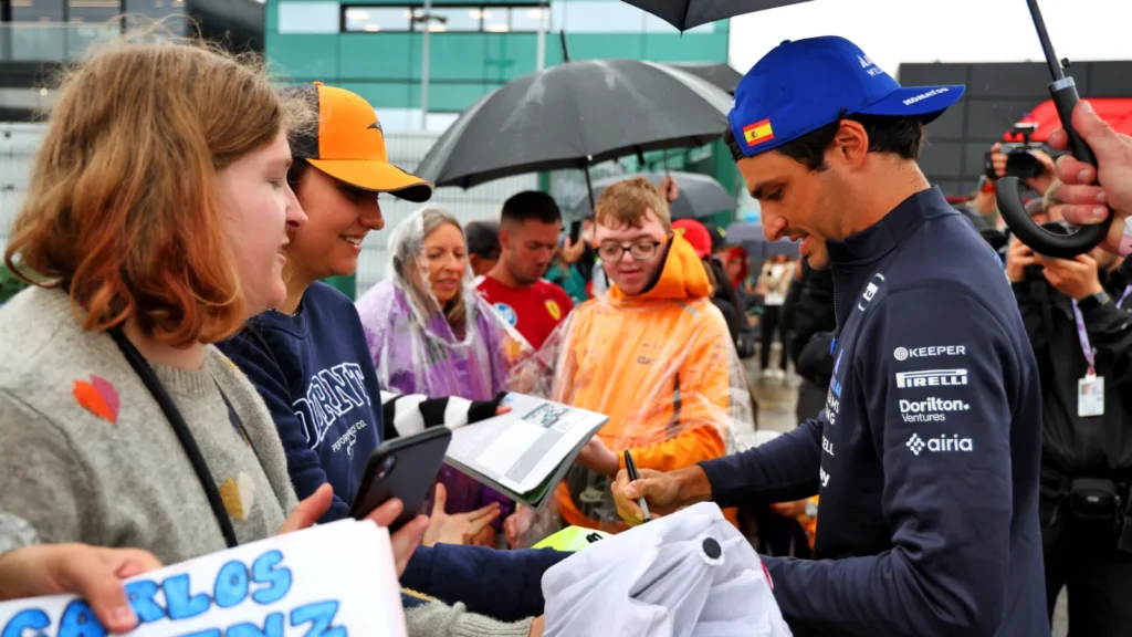 Carlos Sainz est également un grand tirage au sort pour les fans, aidant Williams à d'autres égards