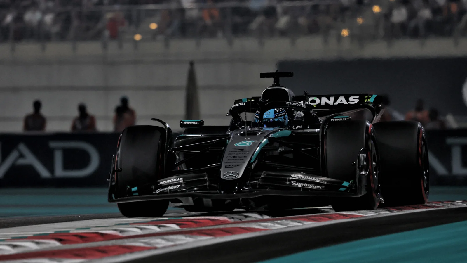 George Russell tried to bait Red Bull into giving him a tow in qualifying in Abu Dhabi