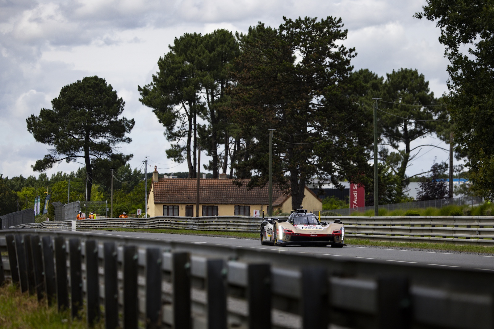 Jack Aitken claims Le Mans pole for Cadillac by incredibly slim margin