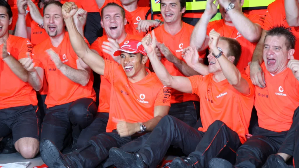 Lewis Hamilton a fait une arrivée remarquée en F1 en 2007, remportant le premier de sept titres en 2008.