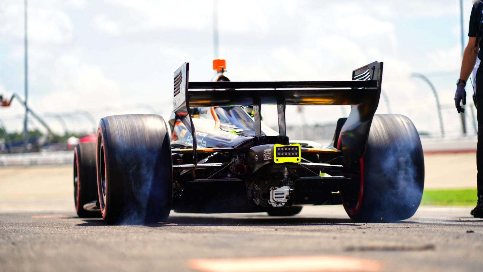Drivers peeled away from pit lane to take their turn on the track. Photo: Kevin Dejewski