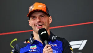 Max Verstappen émet un arrêt brutal mais sans engagement lors des discussions sur la sortie de Red Bull