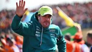 Fernando Alonso fait l&rsquo;éloge d&rsquo;Aston Martin malgré le verdict du PU à la case départ