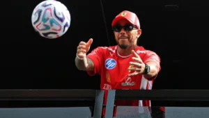 Lewis Hamilton détaille ses « séjours d&rsquo;été en F1 les plus différents de tous les temps »