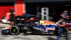Isack Hadjar attend le retour de la F1 alors que Red Bull retient Liam Lawson pour Madring