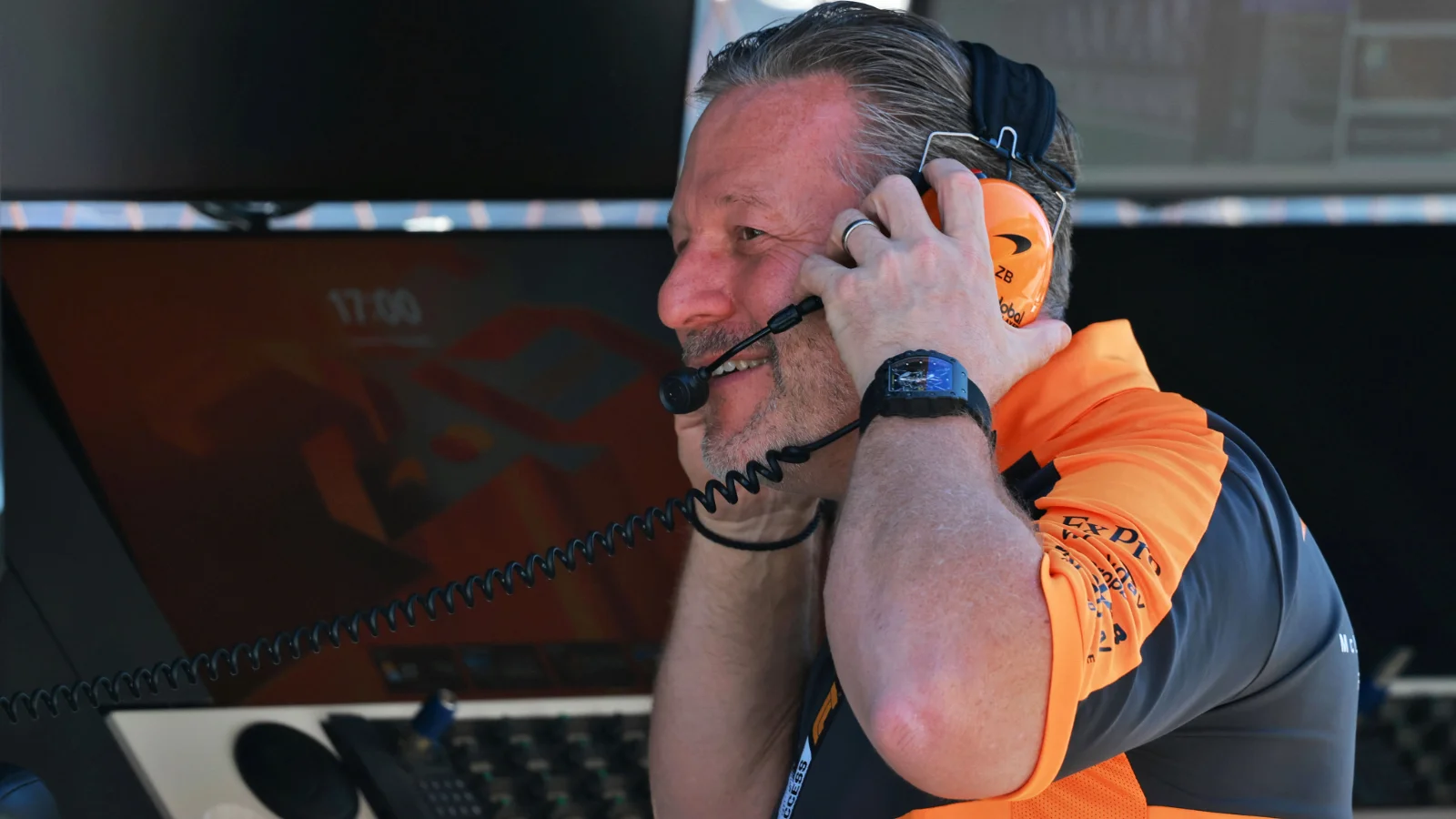 Zak Brown offered apology by ex-F1 driver after Oscar Piastri comment claim
