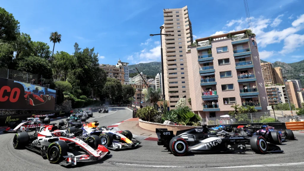 La bataille pour chaque centimètre carré à Monaco est courante