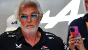 Flavio Briatore lance un avertissement audacieux de black-out aux médias face aux abus de Pierre Gasly