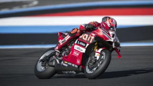 Nicolo Bulega remporte le triplé après la victoire des Français dans la Course 2 du WorldSBK