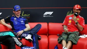 Lewis Hamilton et Max Verstappen échangent des notes sur la « course Lego » de Sepang
