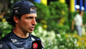 Carlos Sainz remet en question « l’équité sportive » au sein de la F1 après « l’erreur humaine » de Singapour