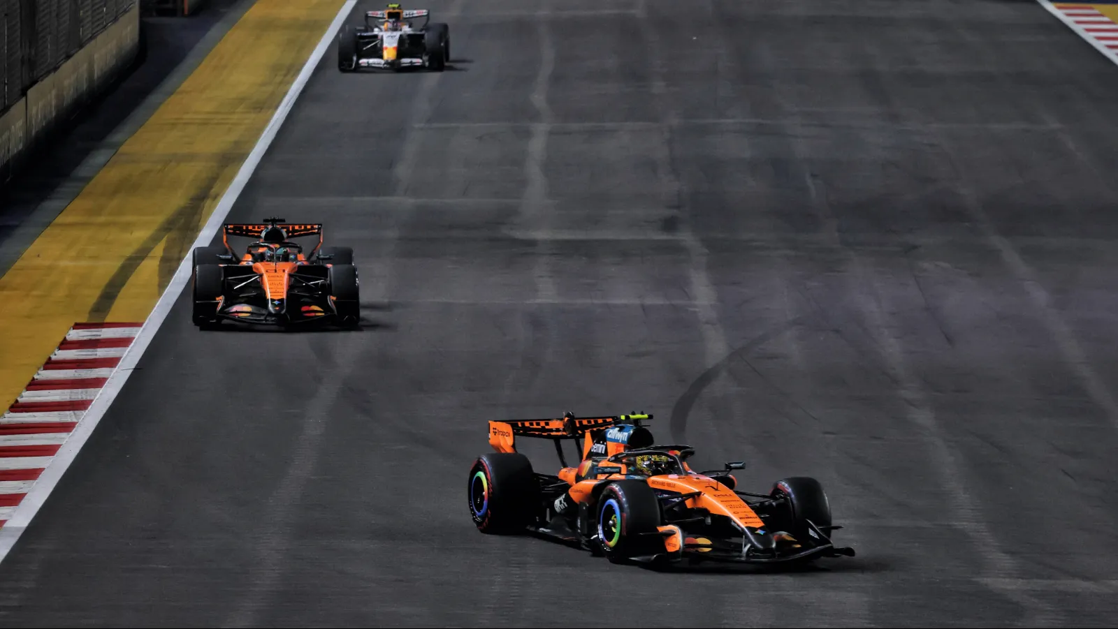 Lando Norris offered a helping hand to Piastri during the Singapore GP