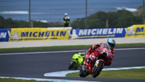 Marc Marquez reprend la tête du championnat avec la victoire australienne au sprint MotoGP après la chute de Jorge Martin